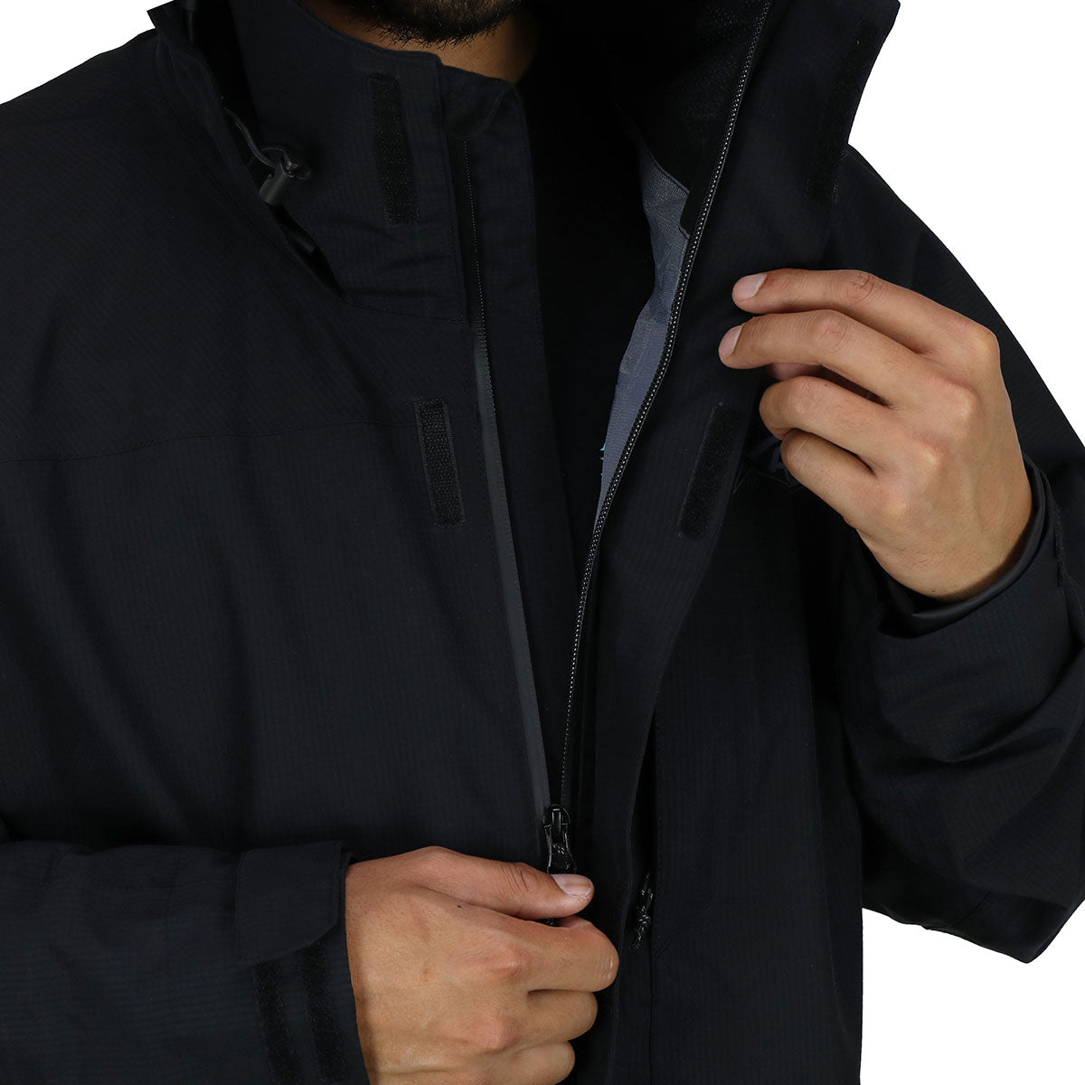 Closeup of the zipper on the Barricade Fishing Jacket